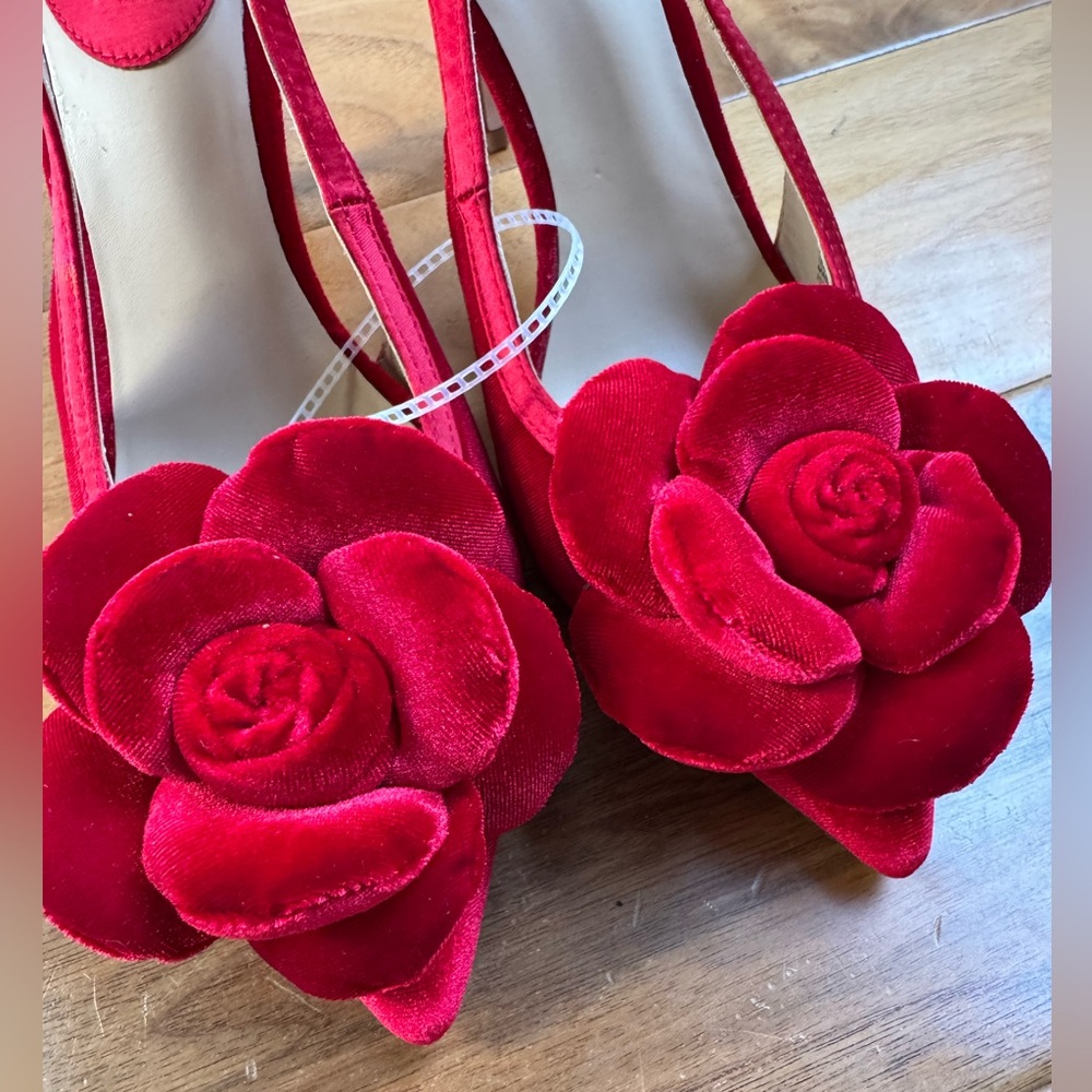 NWT ANTONIO MELANI Ester Velvet Flower Heel Pumps Sz 8 (no original box) - Picture 3 of 9